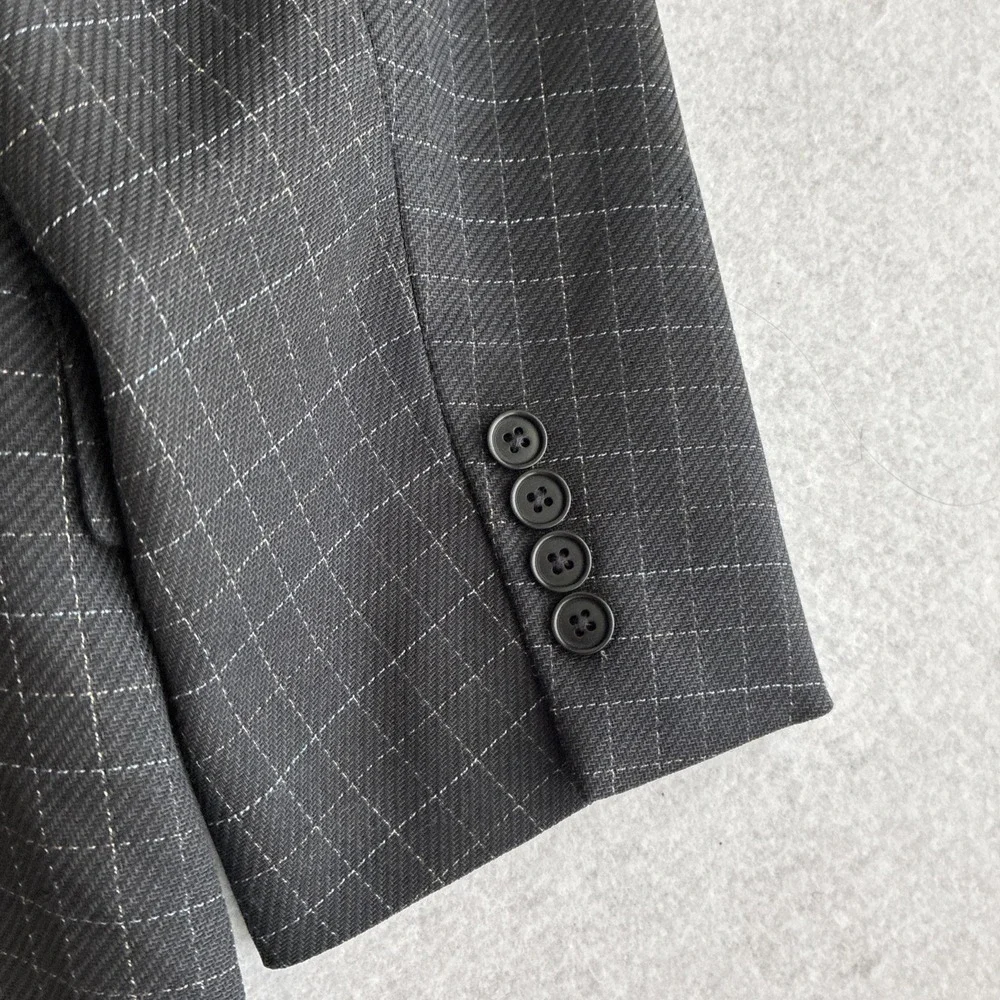 Zanella features style